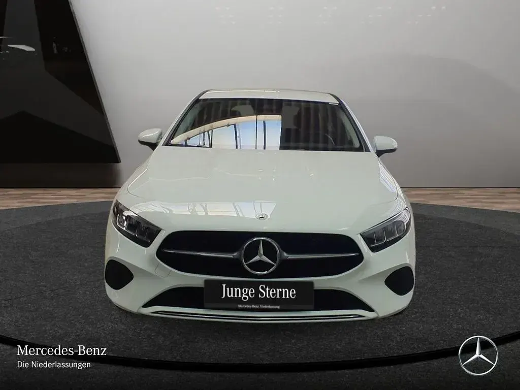 Gebraucht Mercedes A250 Progressive 163 PS (119 kW) 2025 Weiß Limousine
