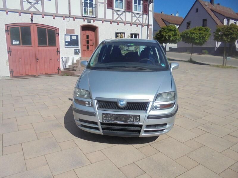 Silber Gebraucht 2004 Fiat Ulysse Van / Kleinbus | 1.500 € - Bild 1/4