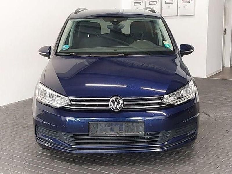 Gebraucht VW Touran Comfortline 150 PS (110 kW) 2023 Atlantik blue Van / Kleinbus