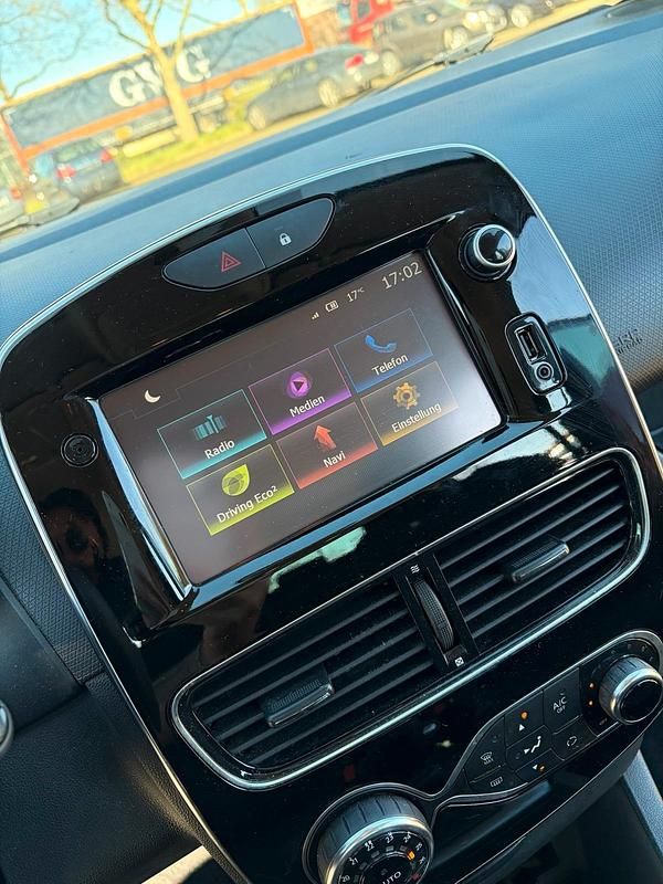 Gebraucht Renault Clio IV 90 PS (66 kW) 2017 Rot Limousine