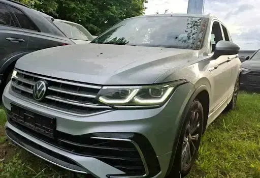 Gebraucht VW Tiguan R-line 150 PS (110 kW) 2022 Silber SUV