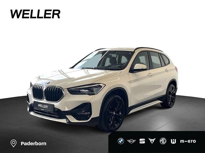 Alpinweiss iii (weiß) Gebraucht 2022 BMW X1 Performance SUV | 29.850 € (Fairer Preis) - Bild 1/4