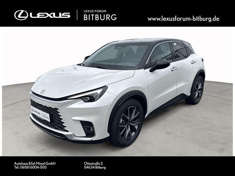 Weiß Neu 2025 Lexus LBX SUV | 44.890 € - Bild 1/4