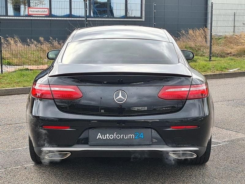 Gebraucht Mercedes E300 245 PS (180 kW) 2018 Schwarz Coupé