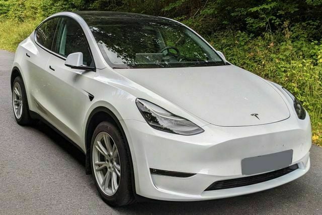 Verkauft Tesla Model Y Long Range White, gebraucht 2022, 6.020 km