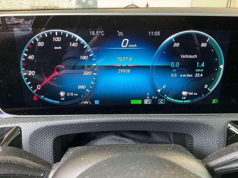 Gelb Gebraucht 2020 Mercedes A250 AMG line Limousine | 26.000 € (Fairer Preis) - Bild 1/4