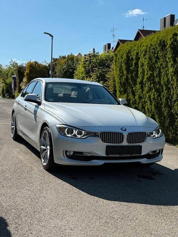 Weiß Gebraucht 2012 BMW 328 Limousine | 12.000 € (Superpreis) - Bild 1/4