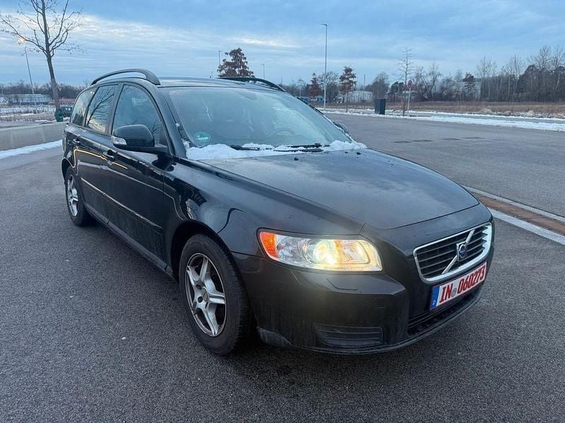 Schwarz Gebraucht 2010 Volvo V50 Kombi | 2.600 € (Guter Preis) - Bild 1/4