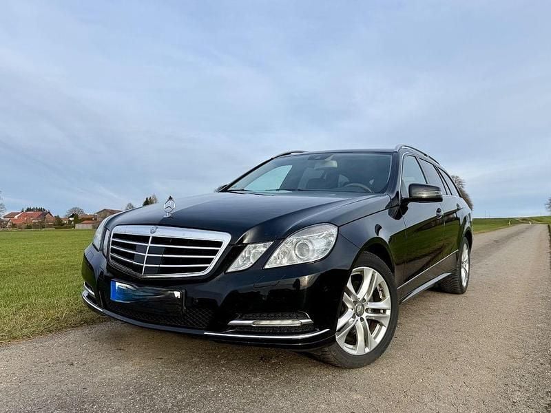 Gebraucht Mercedes E350 Elegance 265 PS (194 kW) 2012 Schwarz Limousine