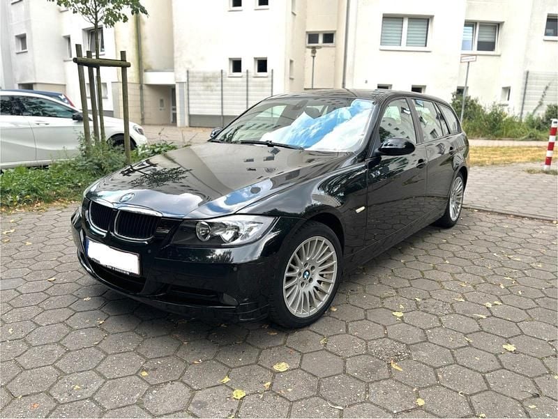 Schwarz Gebraucht 2006 BMW 318 Kombi | 2.900 € (Fairer Preis) - Bild 1/4