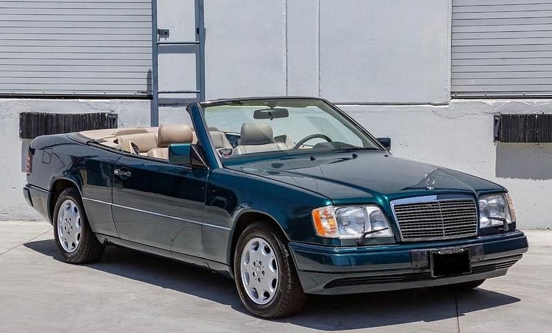 Grün Gebraucht 1994 Mercedes E320 Cabrio | 19.900 € - Bild 1/4