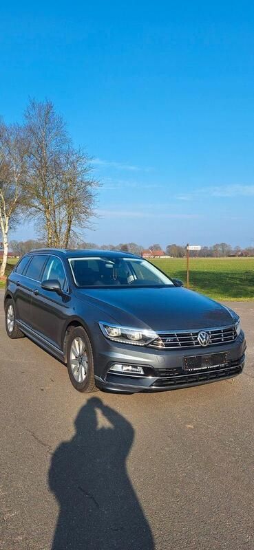 Grau Gebraucht 2016 VW Passat Highline Kombi | 12.800 € (Fairer Preis) - Bild 1/4