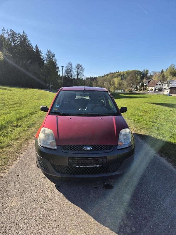 Gebraucht Ford Fiesta 60 PS (44 kW) 2006 Rot Kleinwagen
