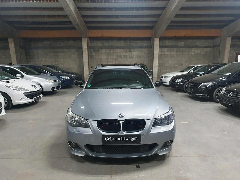 Gebraucht BMW 530 M Sport 218 PS (160 kW) 2005 Grau Kombi