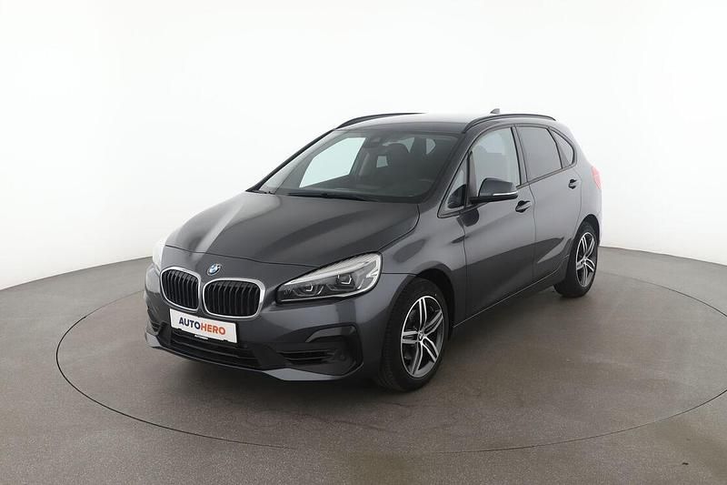 Grau Gebraucht 2019 BMW 218 Active Tourer Advantage Van / Kleinbus | 15.560 € (Fairer Preis) - Bild 1/3