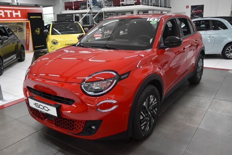 Rot Neu 2024 Fiat 600E Red SUV | 33.180 € - Bild 1/2