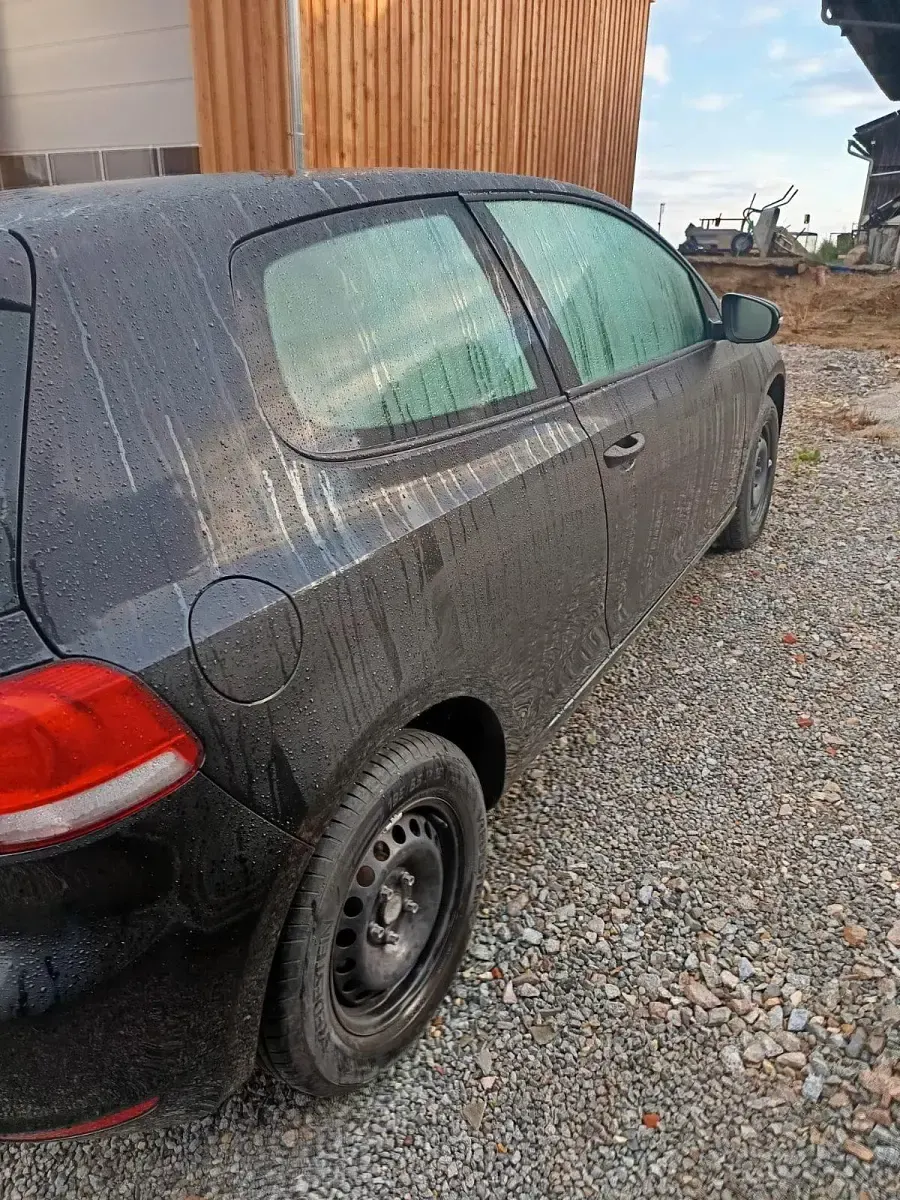 Gebraucht VW Golf VI 80 PS (58 kW) 2009 Schwarz Kleinwagen