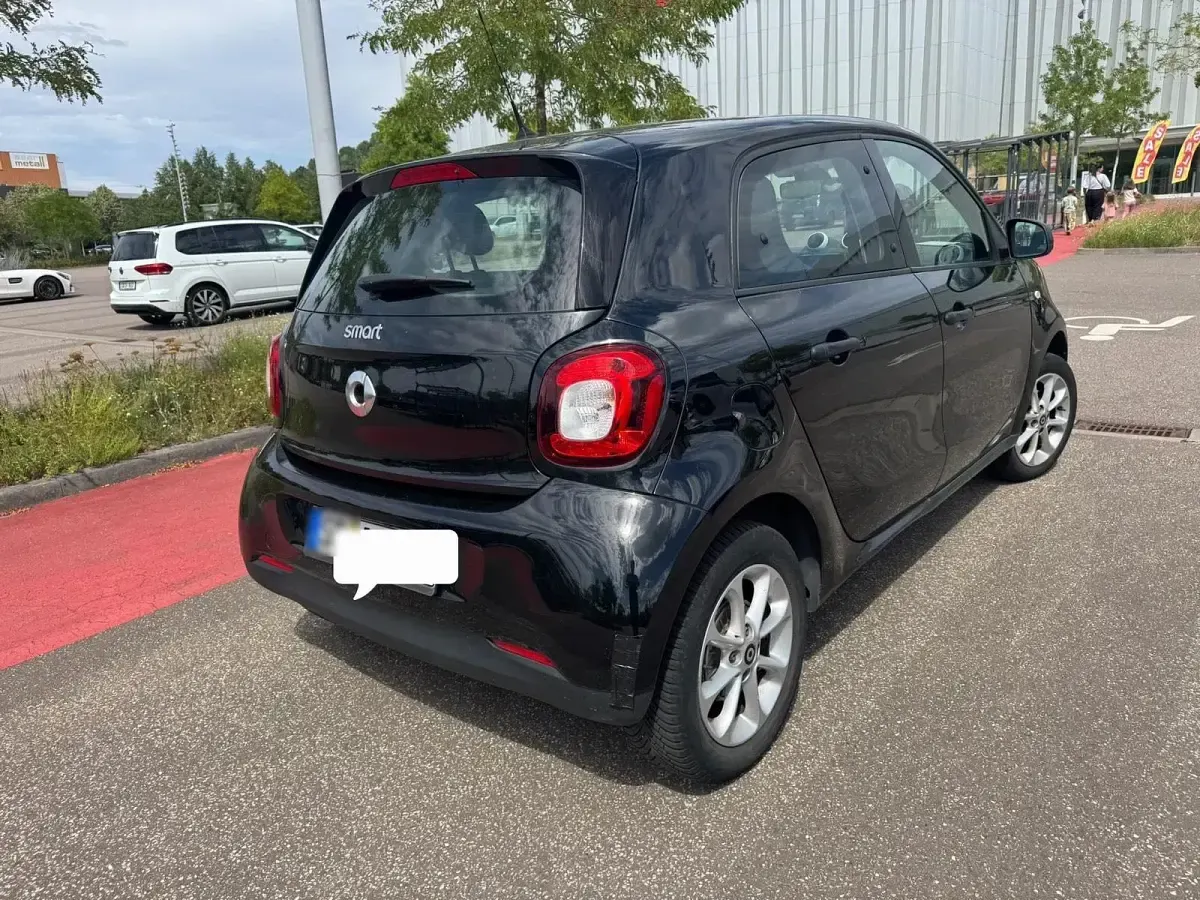 Gebraucht Smart ForFour 90 PS (66 kW) 2017 Schwarz Kleinwagen