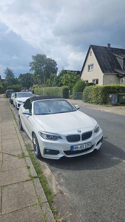 Weiß Gebraucht 2015 BMW 220 M Sport Cabrio | 20.600 € (Fairer Preis) - Bild 1/4
