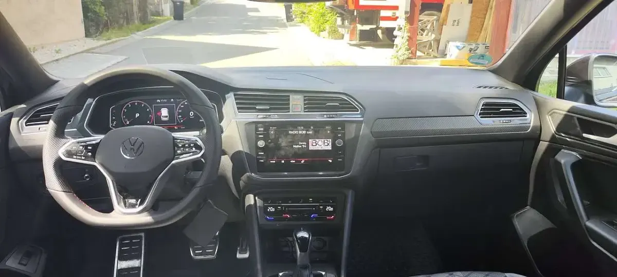 Gebraucht VW Tiguan Allspace R-line 190 PS (139 kW) 2022 Schwarz SUV