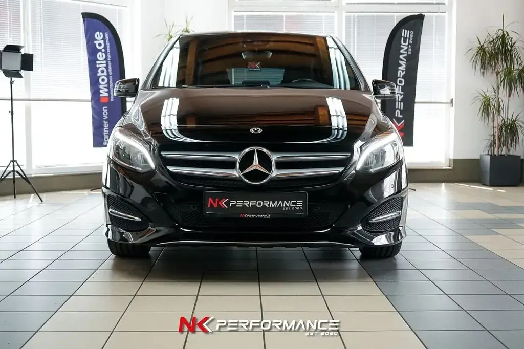 Gebraucht Mercedes B220 Edition 184 PS (135 kW) 2018 Schwarz Kleinwagen
