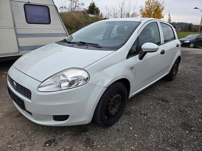 Weiß Gebraucht 2009 Fiat Punto Evo Active Kleinwagen | 1.450 € (Guter Preis) - Bild 1/4