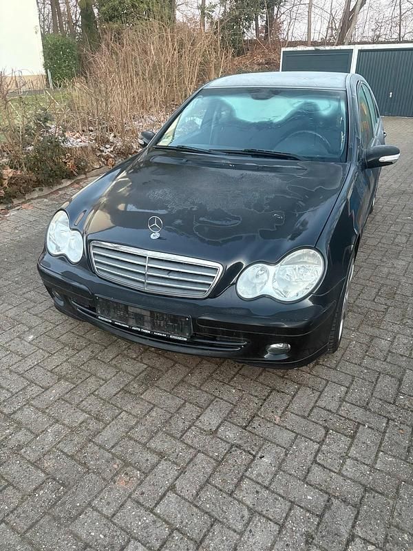 Silber Gebraucht 2005 Mercedes C200 Limousine | 2.650 € (Guter Preis) - Bild 1/4
