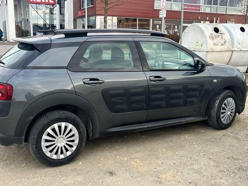 Gebraucht Citroën C4 Feel 110 PS (80 kW) 2017 Schwarz Limousine