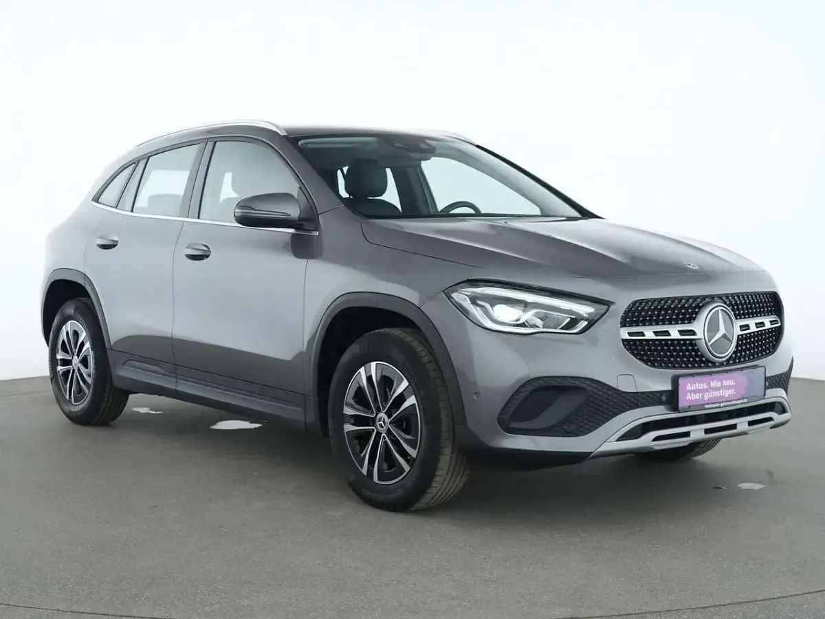 Gebraucht Mercedes GLA180 Style 116 PS (85 kW) 2023 Mountaingrau SUV