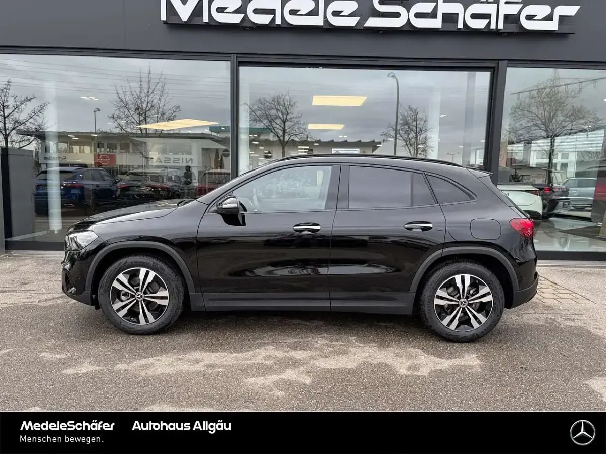 Gebraucht Mercedes GLA200 Progressive 163 PS (119 kW) 2026 Unilack nachtschwarz SUV