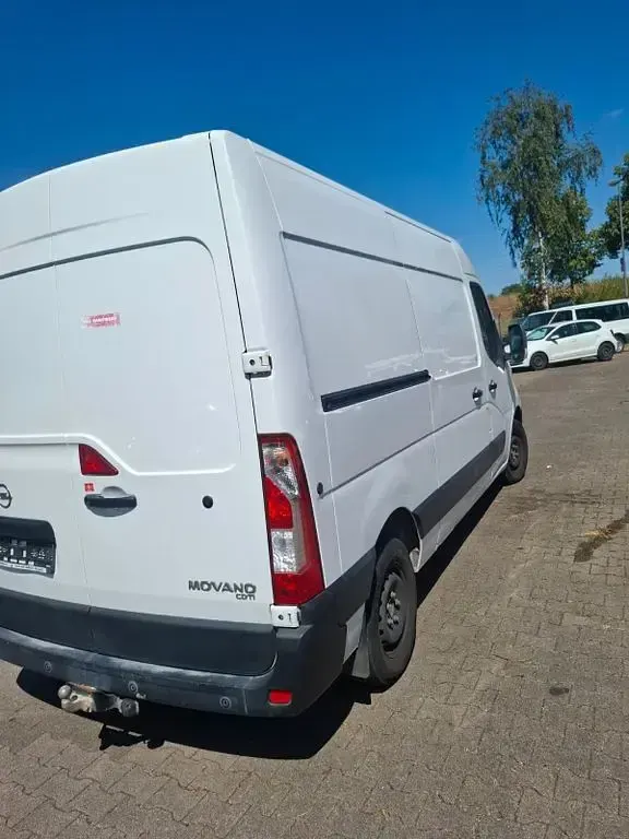 Gebraucht Opel Movano 131 PS (96 kW) 2019 Weiß Van / Kleinbus