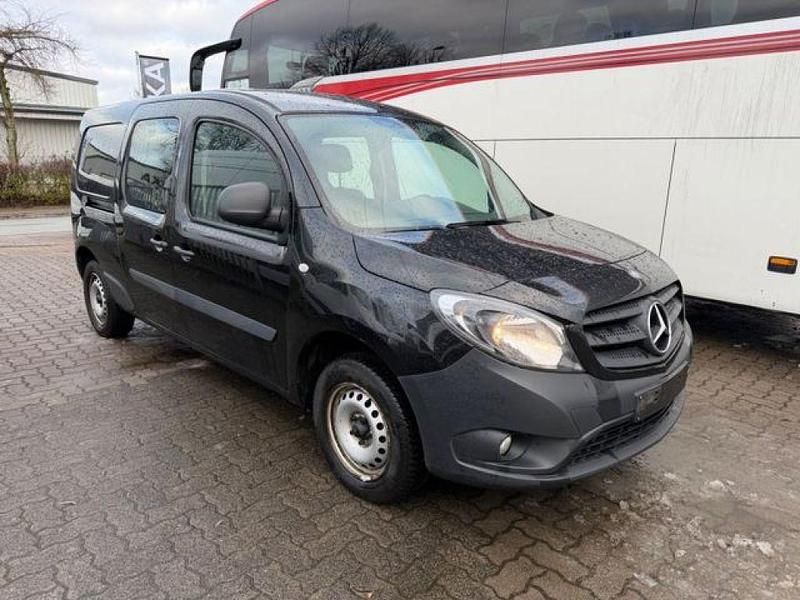 Dravitschwarz (metallic) Gebraucht 2019 Mercedes Citan 111 Kombi | 5.990 € (Fairer Preis) - Bild 1/4