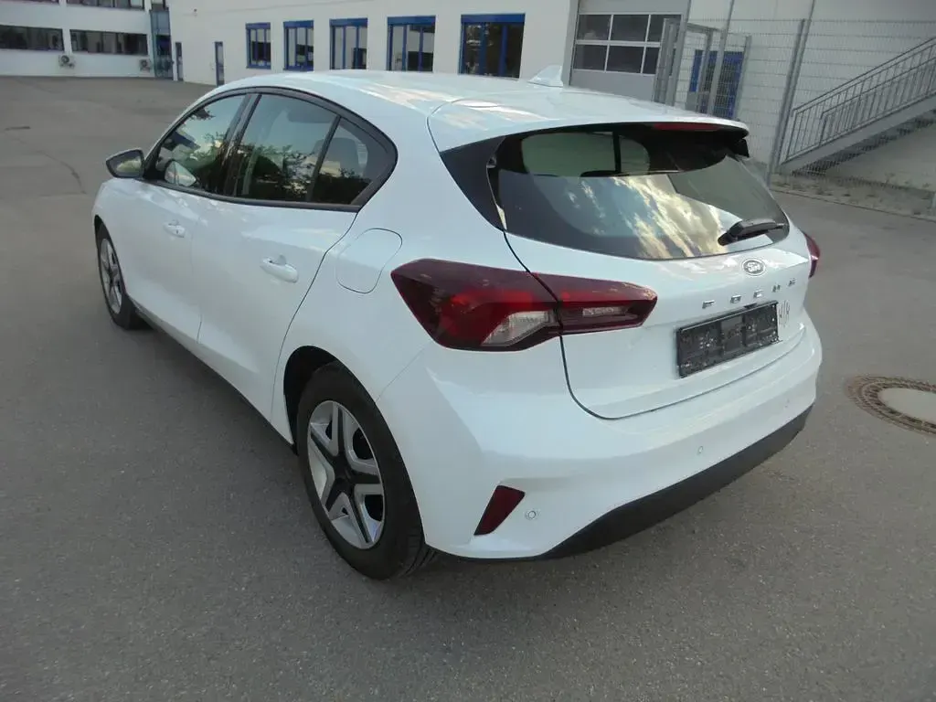 Gebraucht Ford Focus Cool & Connect 120 PS (88 kW) 2023 Frostweiß Limousine