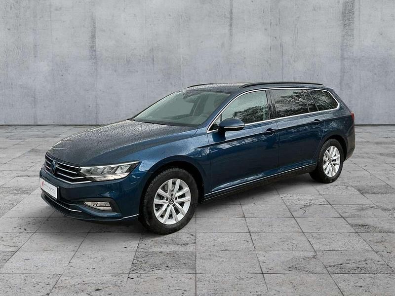 Gebraucht VW Passat Business 150 PS (110 kW) 2023 Blau Kombi