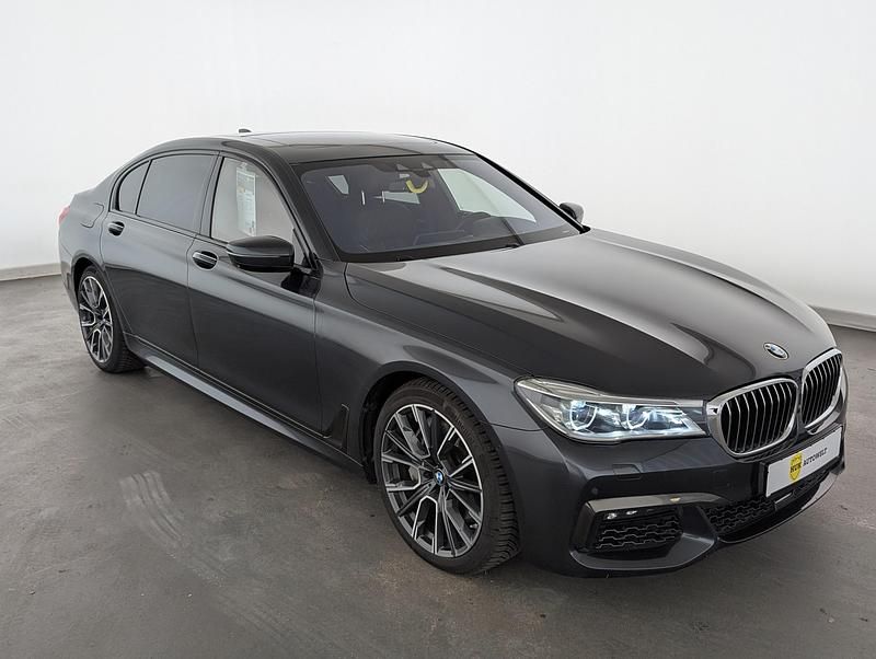 Gebraucht BMW 750L Executive 400 PS (294 kW) 2018 Singapurgrau Limousine