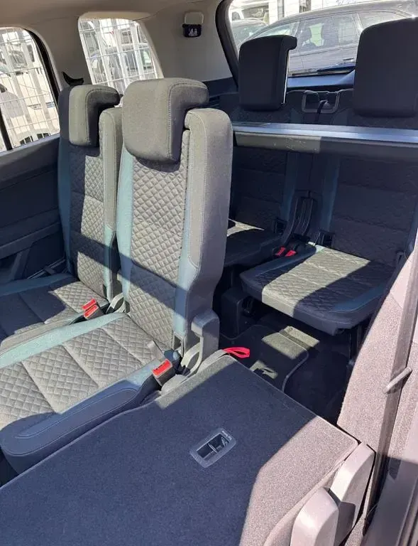 Gebraucht VW Touran IQ Drive 150 PS (110 kW) 2019 Deep black perleffekt Van / Kleinbus