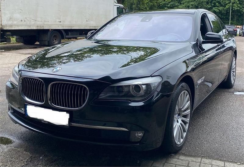 Schwarz Gebraucht 2011 BMW 750 Performance Limousine | 13.599 € (Guter Preis) - Bild 1/4