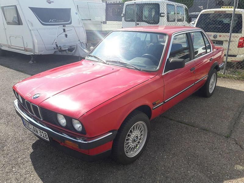 Gebraucht BMW 318 Basis 102 PS (75 kW) 1987 Rot Limousine