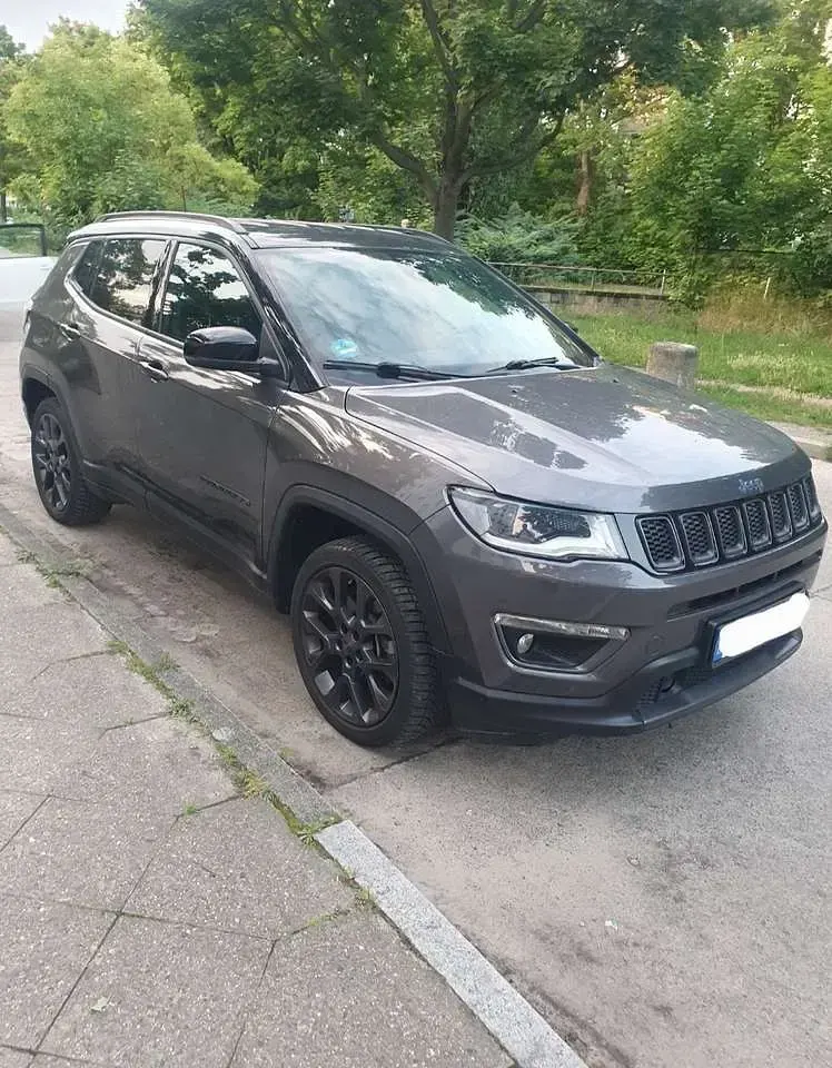 Gebraucht Jeep Compass 179 PS (131 kW) 2021 Grau SUV