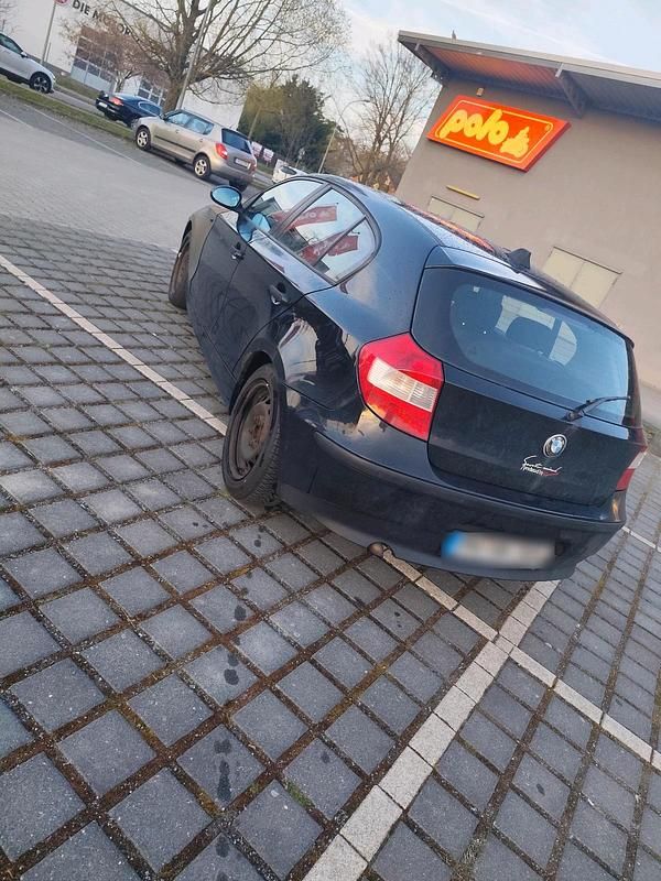 Używany BMW 118 122 KM (89 kW) 2005 Czarny Hatchback
