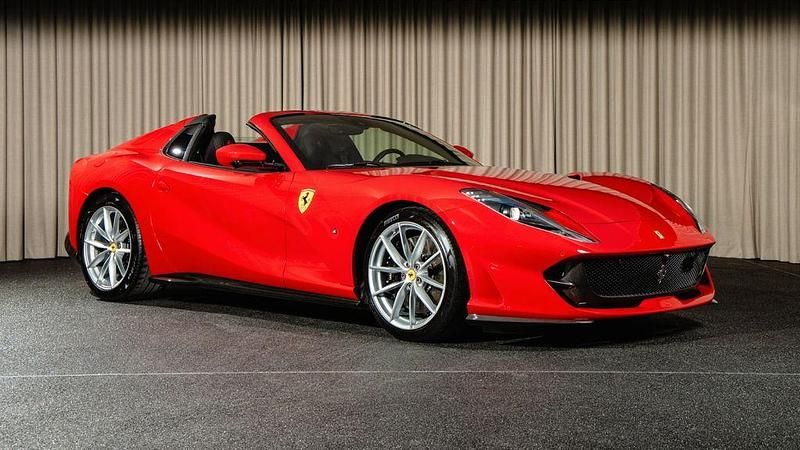 Gebraucht Ferrari 812 799 PS (587 kW) 2021 Rot Cabrio