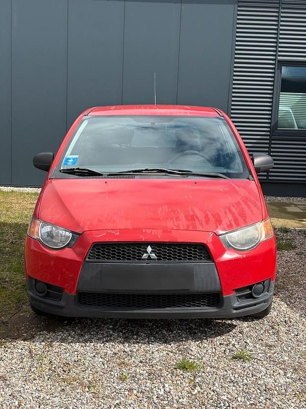 Second-hand Mitsubishi Colt 95 CP (69 kW) 2009 Roșu Hatchback