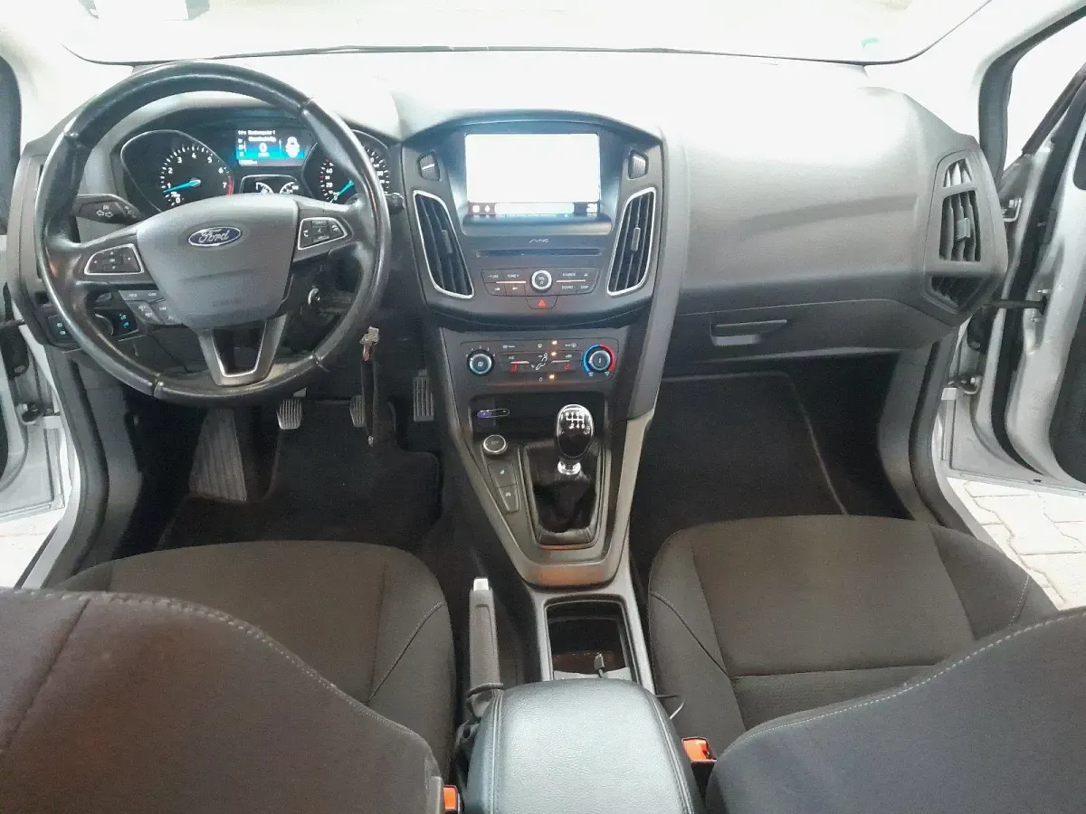 Gebraucht Ford Focus 125 PS (91 kW) 2018 Silber Kombi