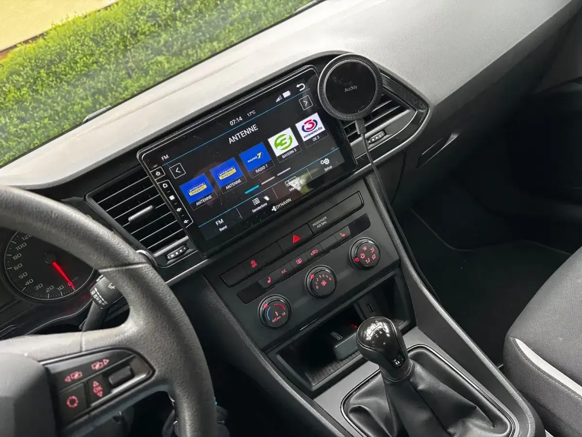 Używany Seat Leon ST CONNECT 110 KM (80 kW) 2017 Biały Kombi