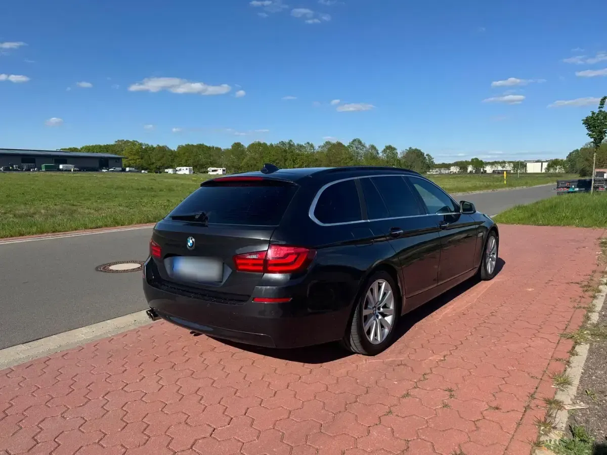 Gebraucht BMW 530 258 PS (189 kW) 2012 Schwarz Kombi