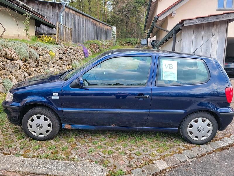 Gebraucht VW Polo 60 PS (44 kW) 2001 Blau Kleinwagen