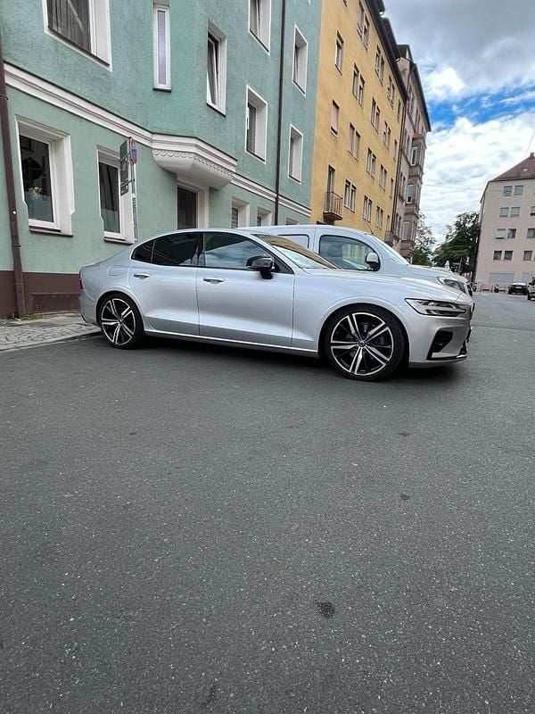 Gebraucht Volvo S60 R-Design 190 PS (139 kW) 2019 Silber Limousine