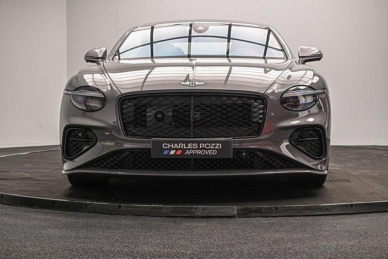 Gebraucht Bentley Continental 320 PS (235 kW) 2024 Grau