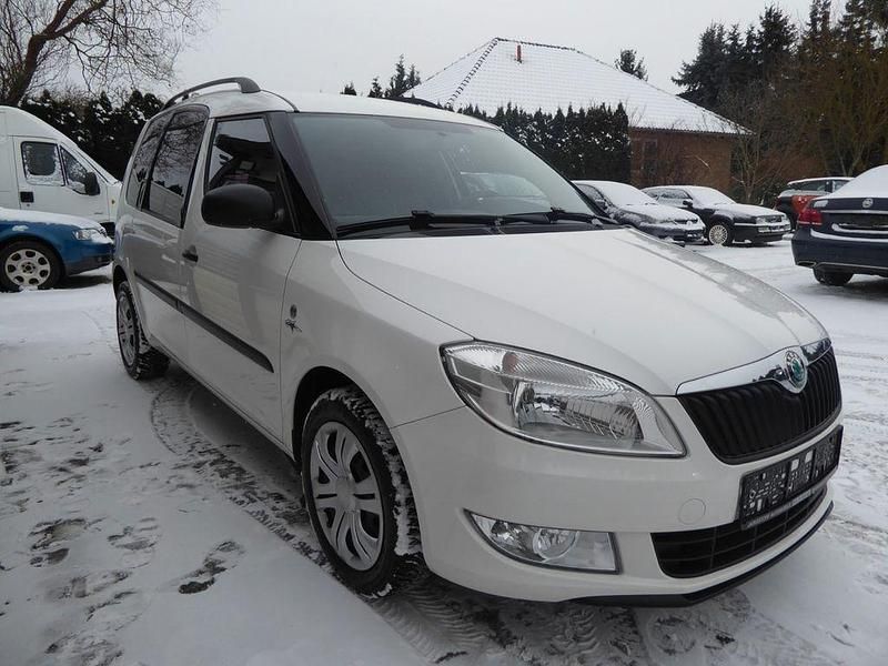 Gebraucht Skoda Roomster 75 PS (55 kW) 2012 Weiß Van / Kleinbus