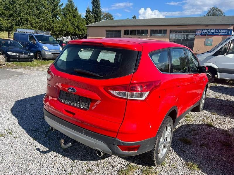 Gebraucht Ford Kuga Trend 163 PS (119 kW) 2014 Rot SUV